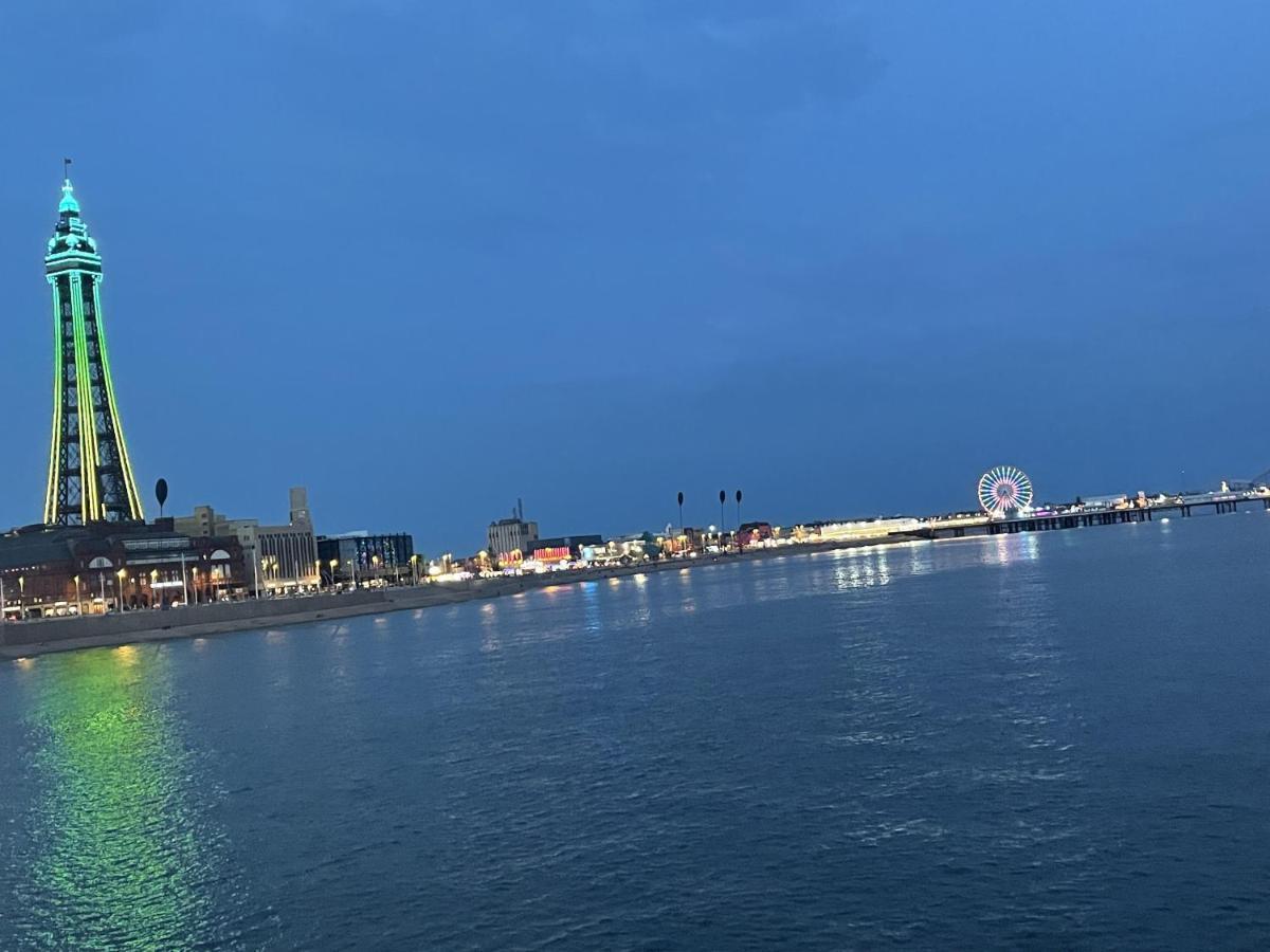 Lovely 2-Bed Apartment In Blackpool Secret House Eksteriør billede