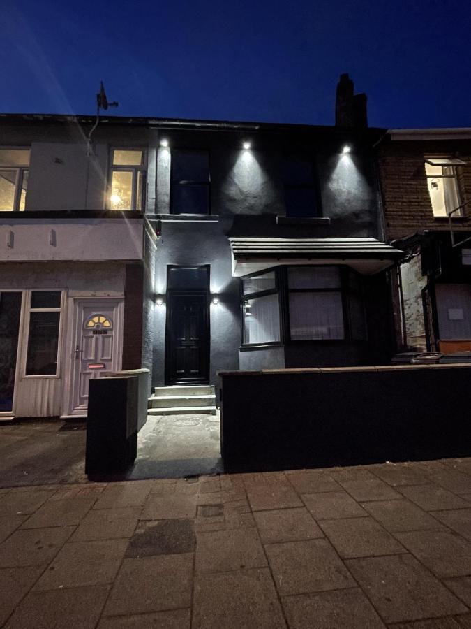 Lovely 2-Bed Apartment In Blackpool Secret House Eksteriør billede