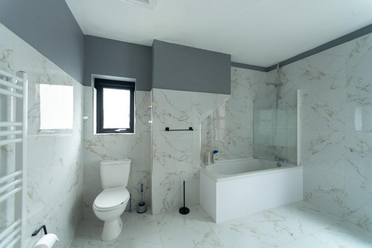 Lovely 2-Bed Apartment In Blackpool Secret House Eksteriør billede